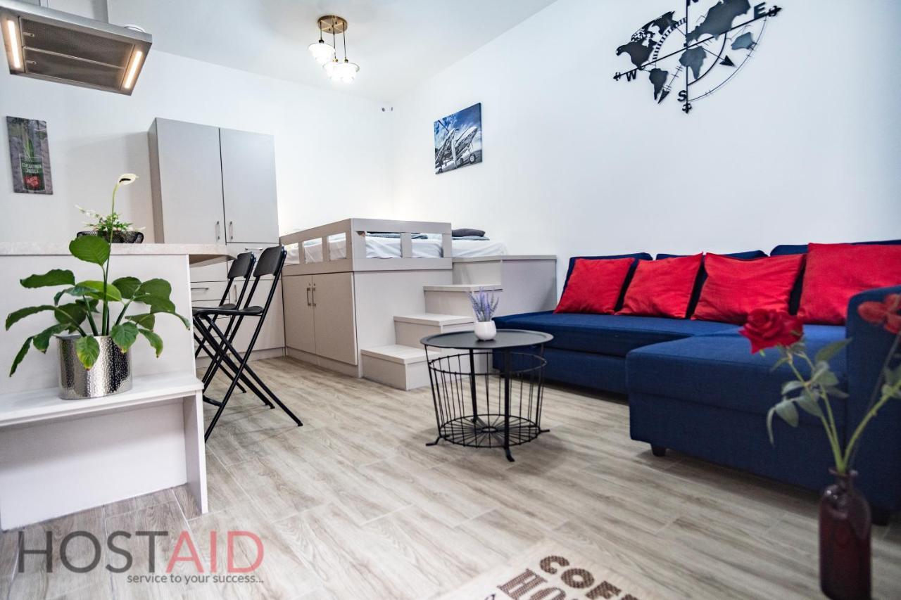 B17 Apartment - Hostaid Budapeste Exterior foto